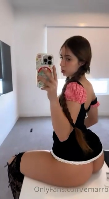 Emarrb nude show on mirro – Onlyfans video