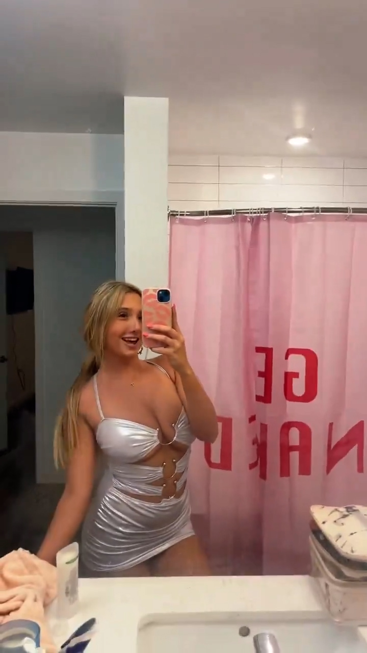 Giannawhitex Sexy with mirro video Onlyfans  so hot