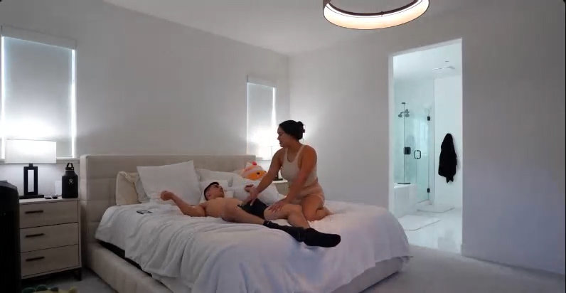 Isaac and Andrea Riding on bed so hot – New Onlyfans video