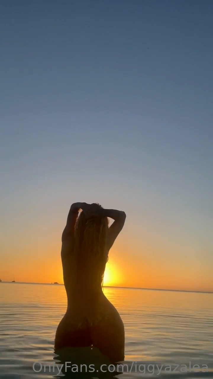 Iggy Azalea Onlyfans  – Naked on beach video so hot